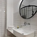 Splendid Historical Smarald 2 Bedroom Old Town