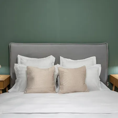 Splendid Historical Smarald 2 Bedroom Old Town Бухарест