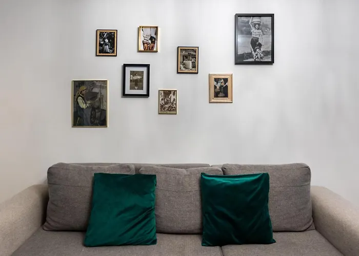 Splendid Historical Smarald 2 Bedroom Old Town * Bucarest